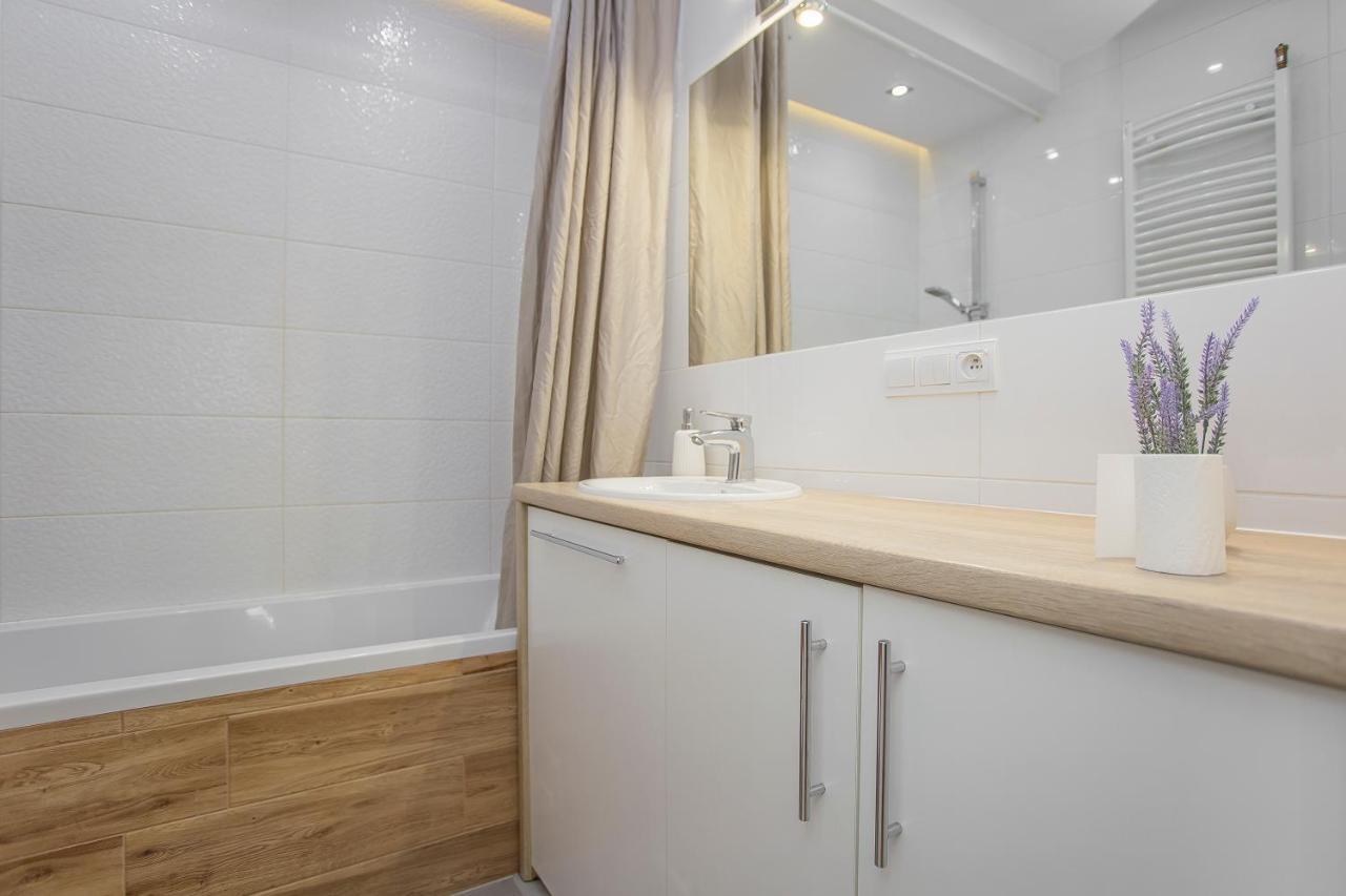 Urban Jungle Apartment In The City Center 비아위스토크 외부 사진